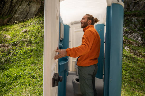 Porta potty delivery and setup in Romulus, MI